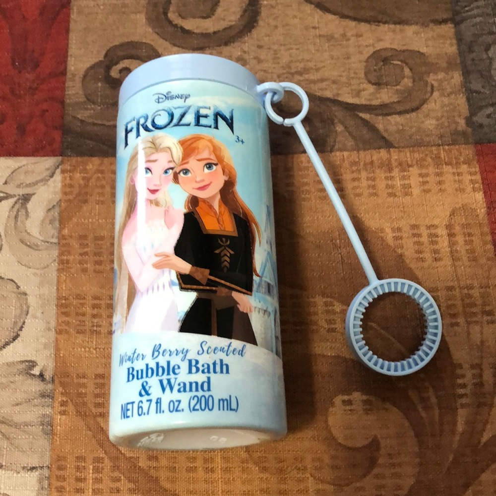 COPY - 🛍️5/$20🛍️Frozen “Winter Berry” Bubble Bath and Wand.
